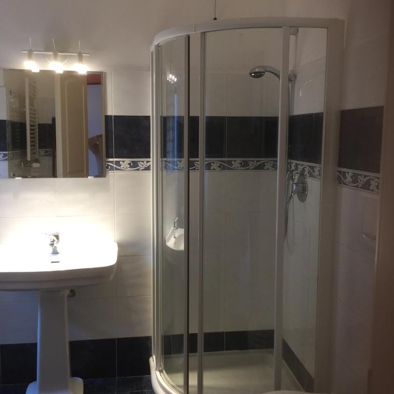 Apartament Au Petit Bonheur Genua Pokój zdjęcie
